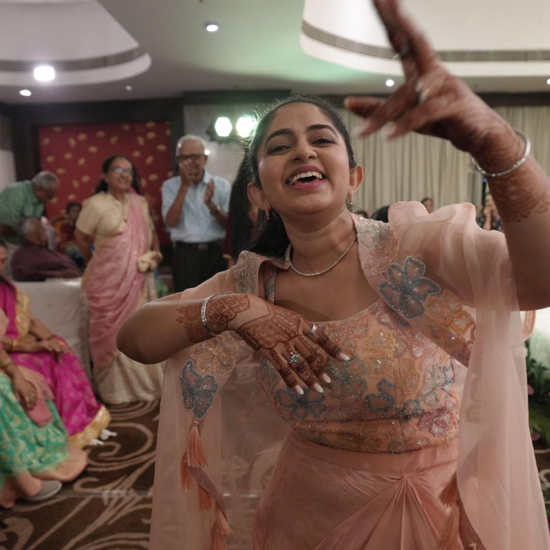 featured photo prakruti maniar dancing for the article titled emotional cost of Indian weddings